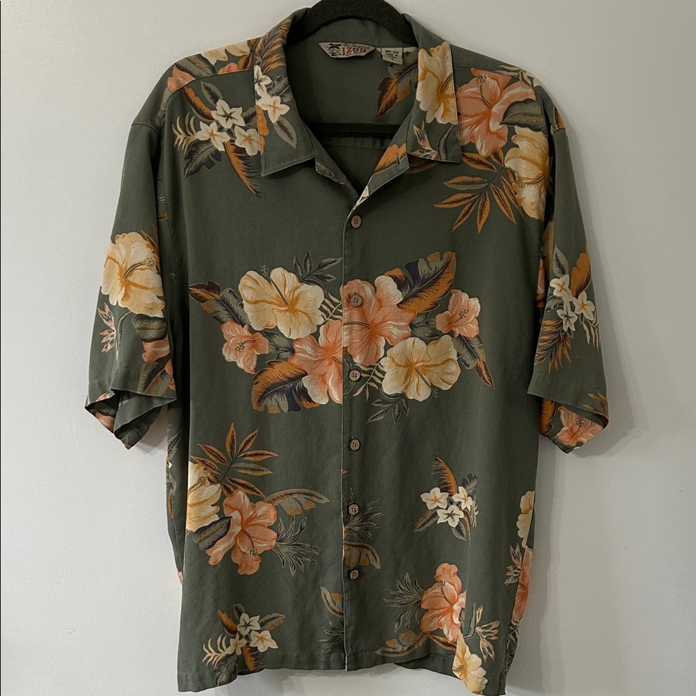 Izod Original Silk Shirt Men's Large Green Hawaiian Floral Resort Wear Golf